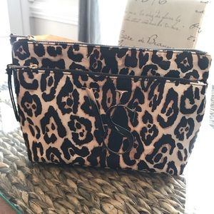 VS RARE LG double zip pocket leopard makeup bag